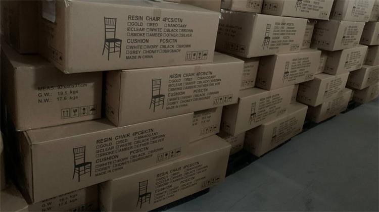 chiavari chairs boxes