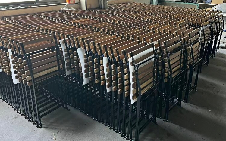wooden-slat-folding-chair