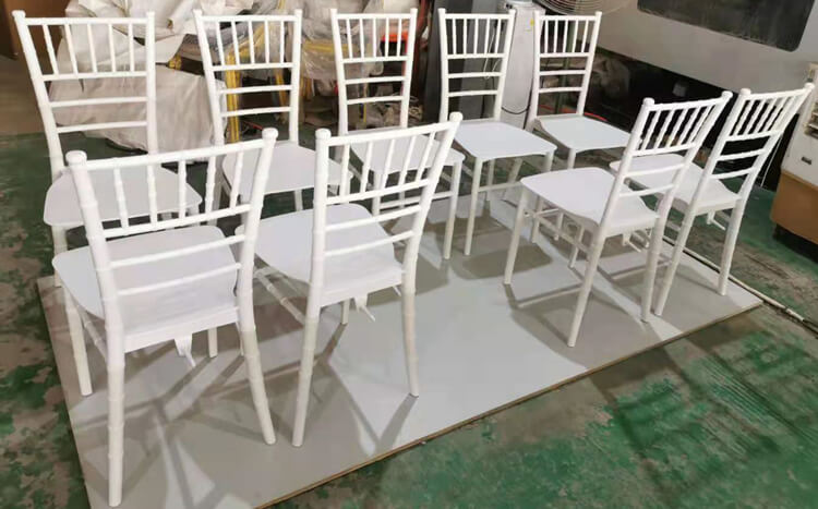 white plastic chiavari chair manufacturer