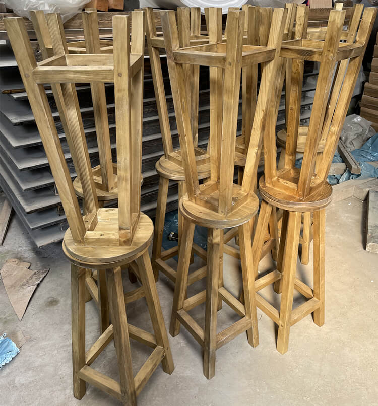 Bar Tables and Chairs Factory in China Round Wood Pub Table Supplier