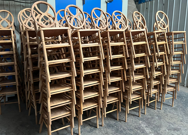 wooden chiavari chair supplier