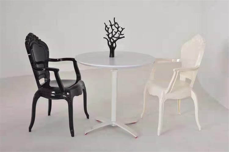 showroom-of-belle-epoque-chairs