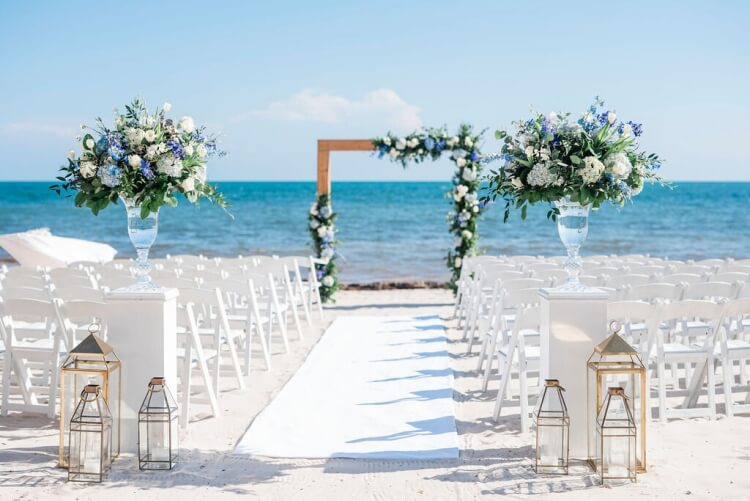 wedding chair in sea