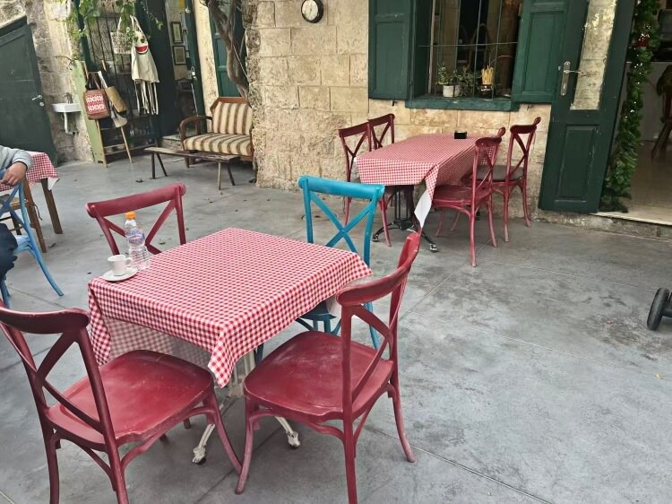 plastic crossback chair