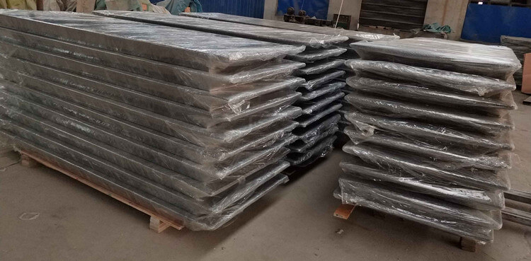 wooden-farmhouse-table-4