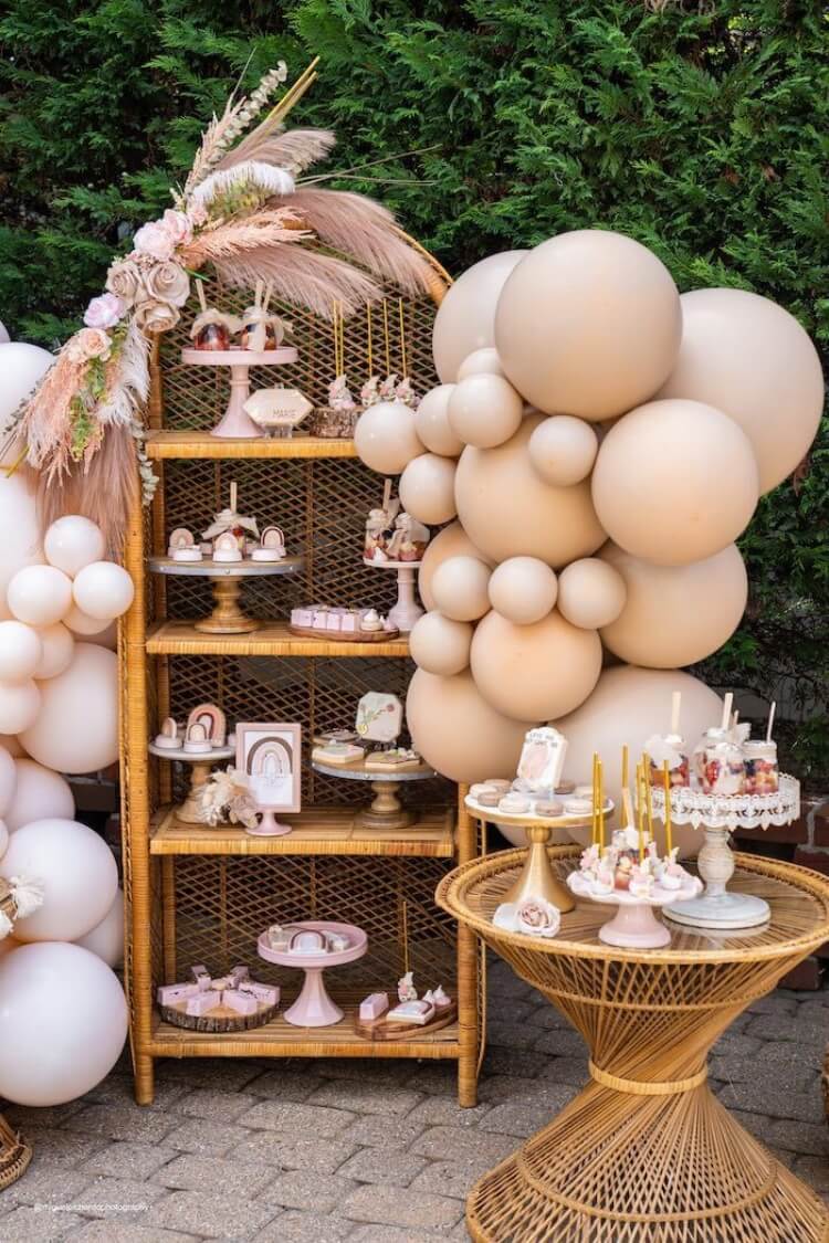 Bookshelves & Étagères