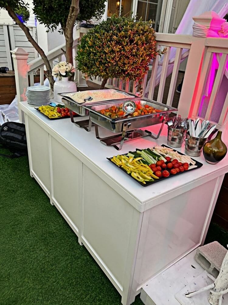 עמדות ומזנונים הגשה לאירועים