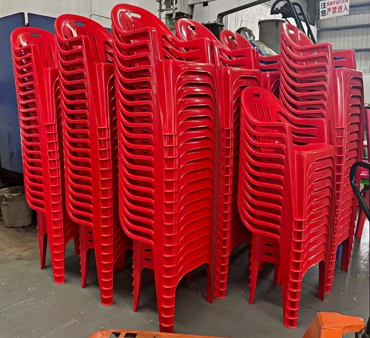 outdoor plastic chair