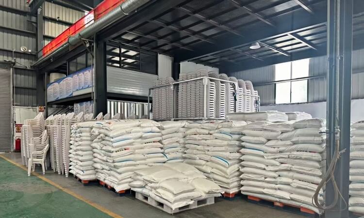 plastic chair factory