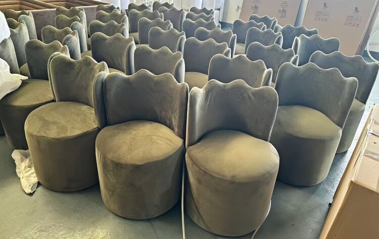 Fan-shaped swivel chair