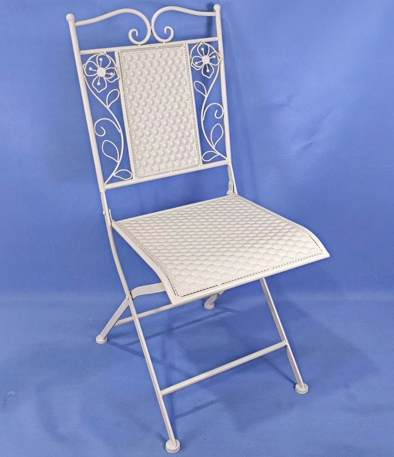round-metal-garden-table