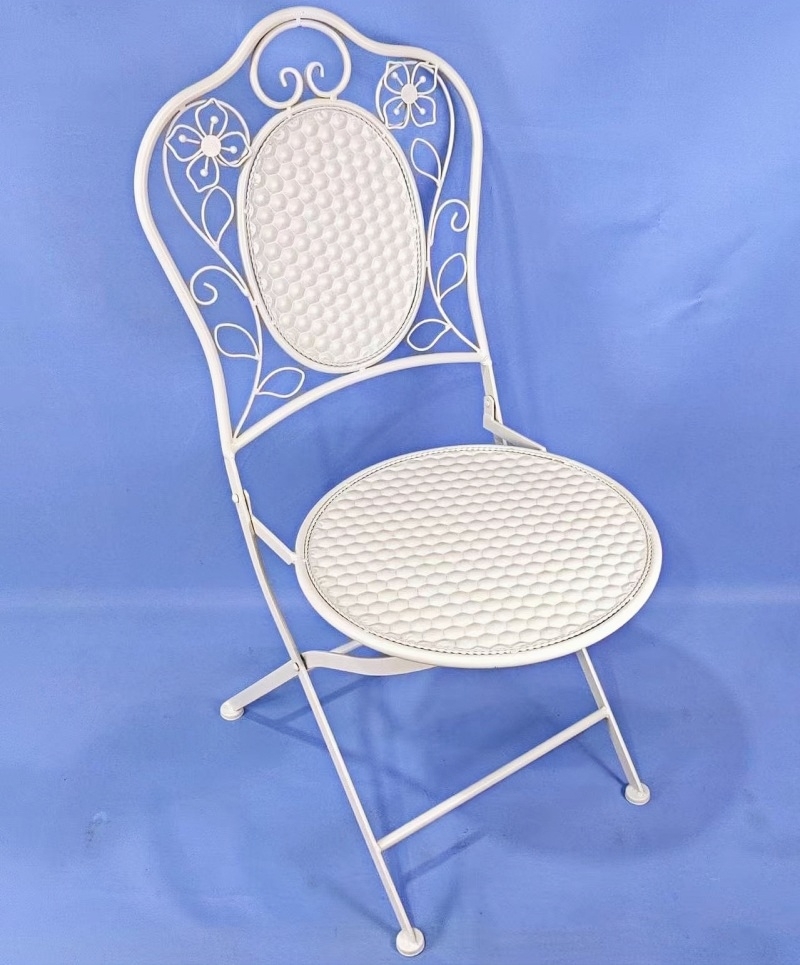 wrought-iron-patio-table-and-chairs