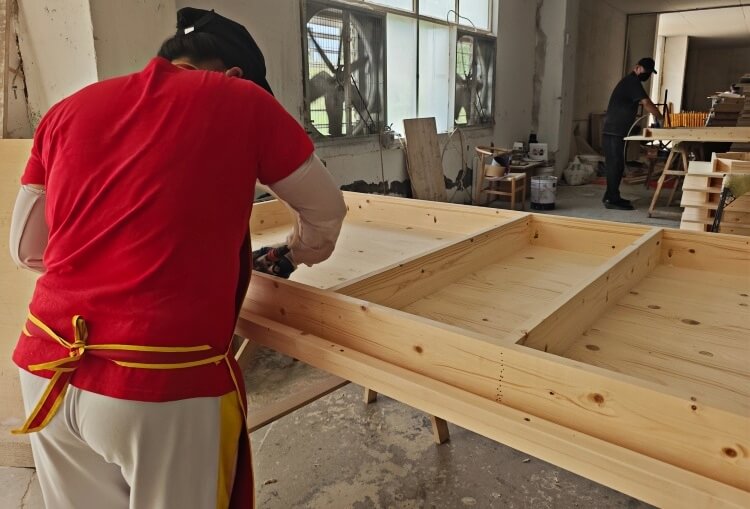 Oak Dining Table Manufacturer