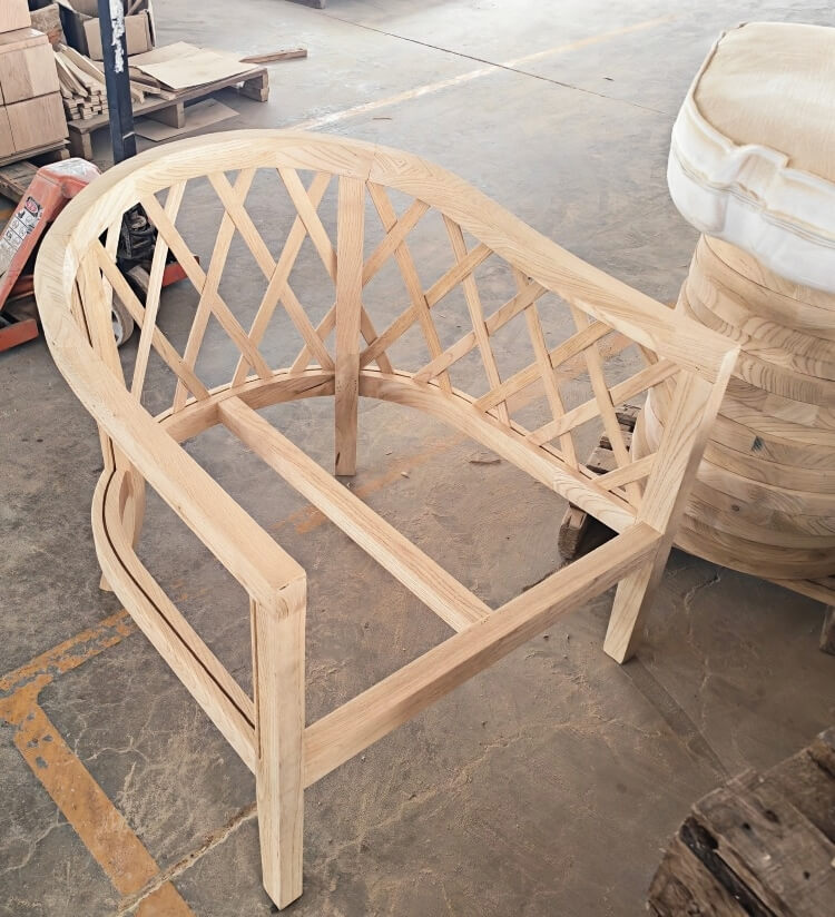wooden-lounge-chair-frame-detail