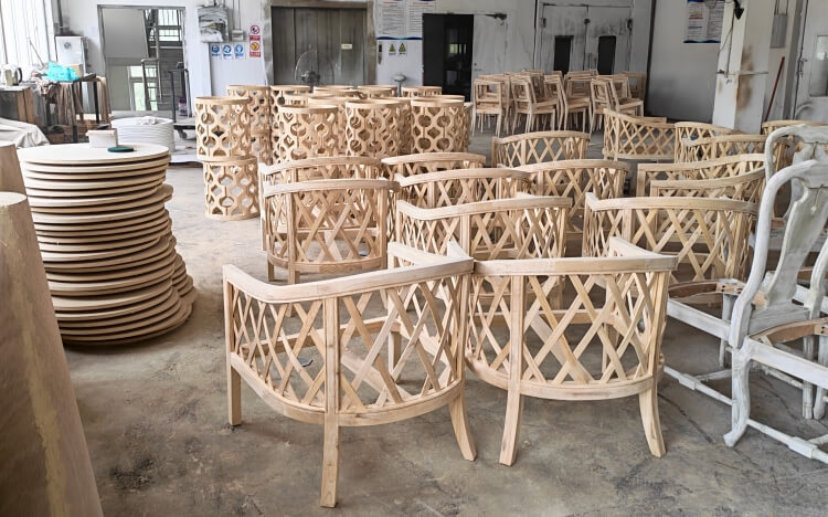 wooden-lounge-chair